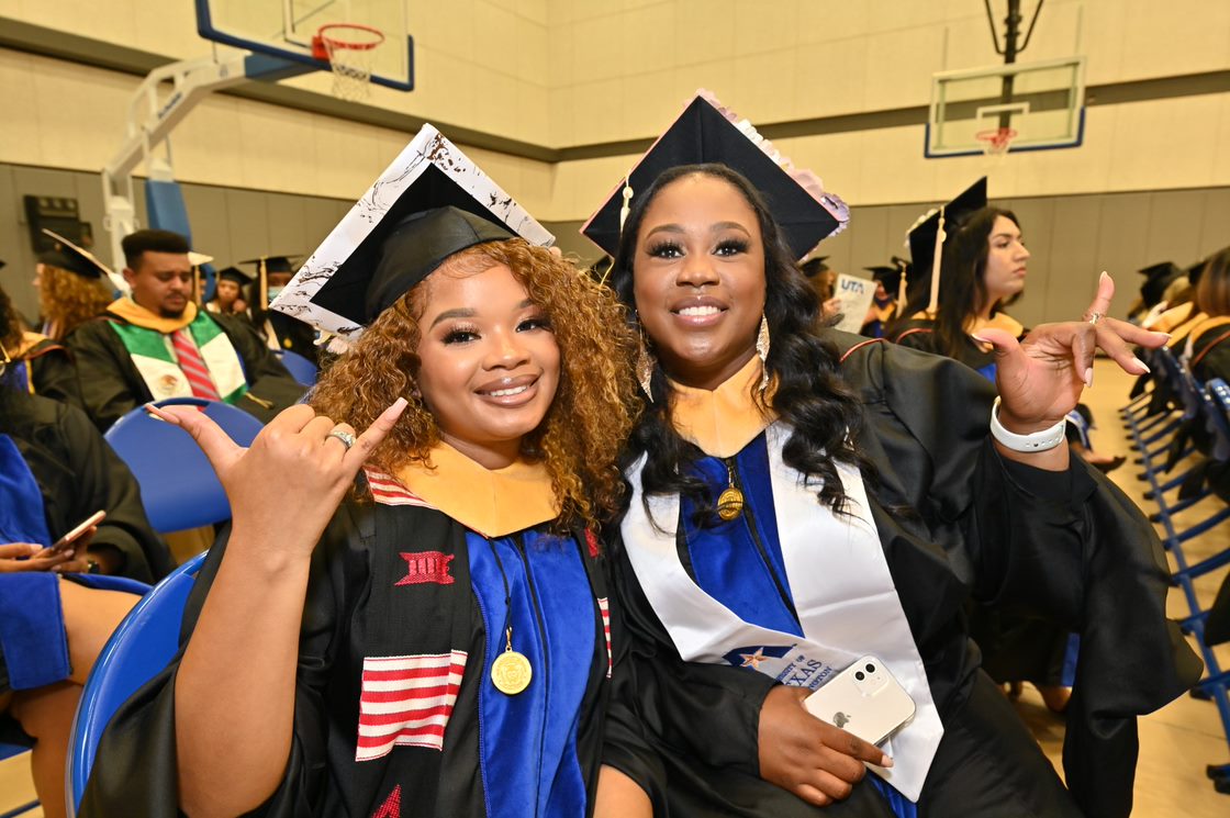Summer Commencement Women Mavup Photo by: Randy Gentry