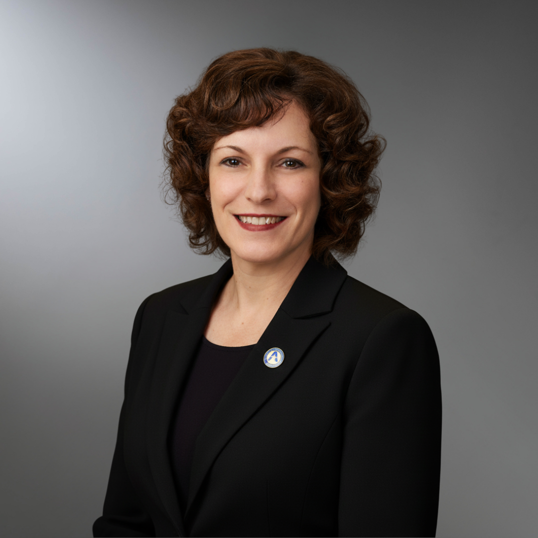 Lolin Martins-Crane Headshot