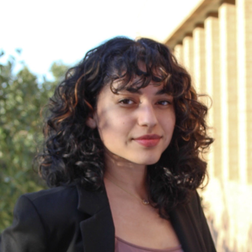 Headshot photo of Valeria Loera