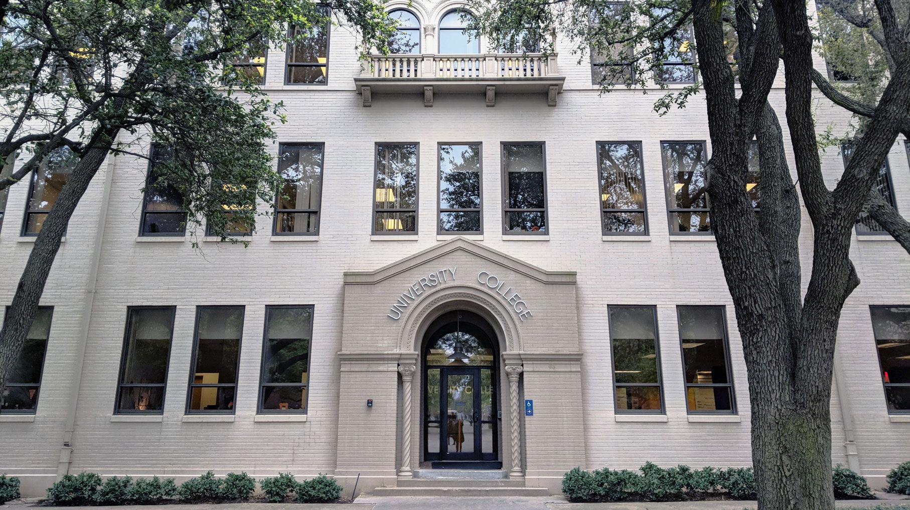 The exterior of University College.